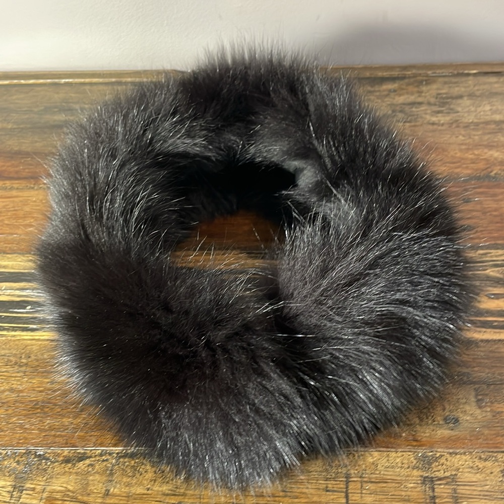 Holt Renfrew black fox headband with Velcro fastener in next to new condition